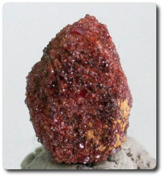 15.95 carats CRISTAL DE PAINITE & RUBIS