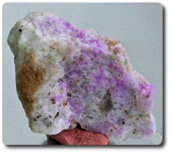 68.65 cts COLOR CHANGE HACKMANITE