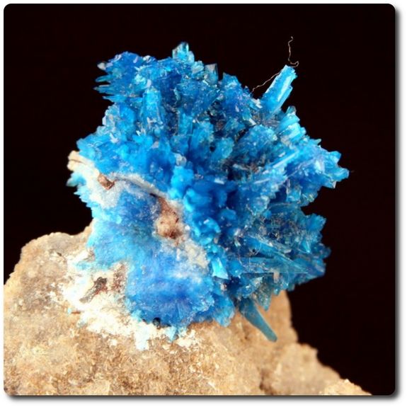 60 g PENTAGONITE SUR HEULANDITE