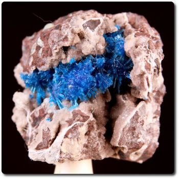 60 g PENTAGONITE ON HEULANDITE