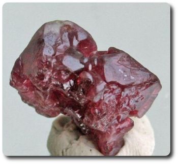 13.45 carats CRISTAL DE SPINELLE