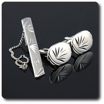 BOUTONS DE MANCHETTES + PINCE A CRAVATE