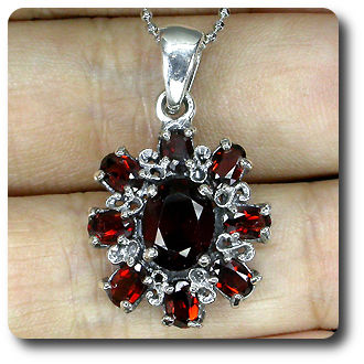 GARNET PENDANT