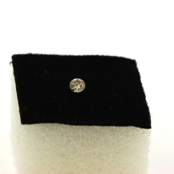 0.07CT. NATURAL YELLOW DIAMOND. IF
