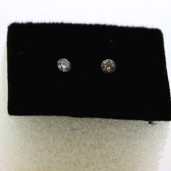 0.07CT. 2 pcs NATURAL CHAMPAGNE DIAMOND. IF