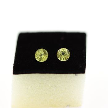 0.75CT. 2 pcs Yellow Grossular GARNET. IF