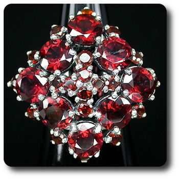 GARNET RING