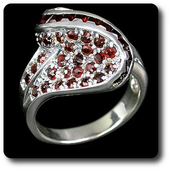 GARNET RING