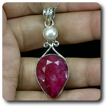 RUBY & PEARL PENDANT