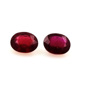 2.80 cts LOT DE 2 RUBIS ROUGE SANG .VS
