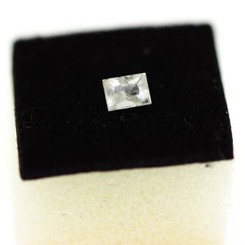 0.31 cts MAGNESITE . VS