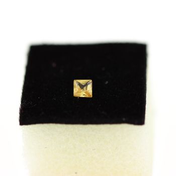 0.35 cts SCHEELITE . IF