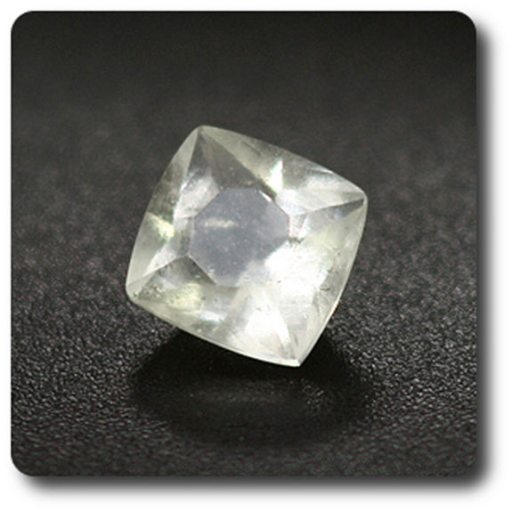 0.66 cts VERRE LYBIQUE . VS