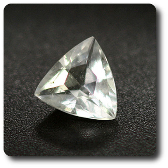 0.58 cts VERRE LYBIQUE . VS