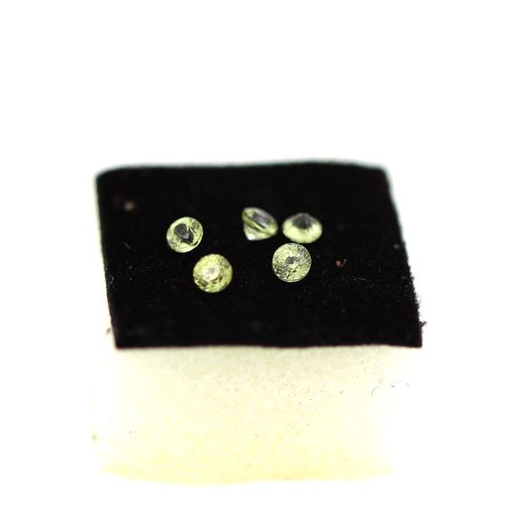 0.72 cts  6 GRENAT Grossulaire Jaune . IF