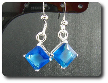 BOUCLES D'OREILLE SAPHIR BLEU