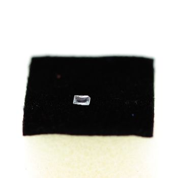 0.03 cts CREEDITE . VVS