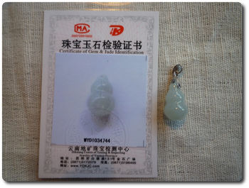 3,3 g JADEITE A JADE PENDANT