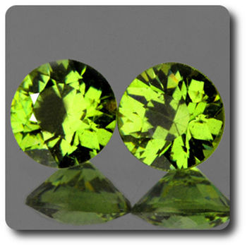 0.50CT. 2 pcs DEMANTOID GARNET. IF