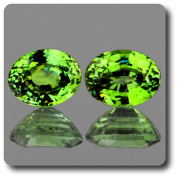 0.59CT. 2 pcs DEMANTOID GARNET. IF