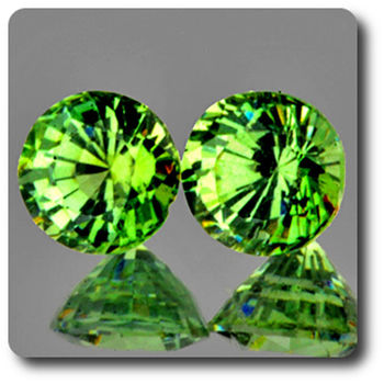0.48CT. 2 pcs DEMANTOID GARNET. IF