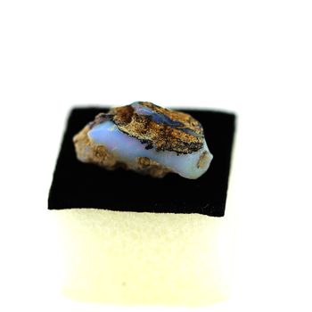 4.90ct NATURAL ROUGH OPAL