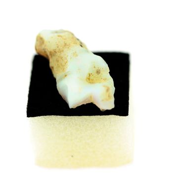 8.90ct NATURAL ROUGH OPAL