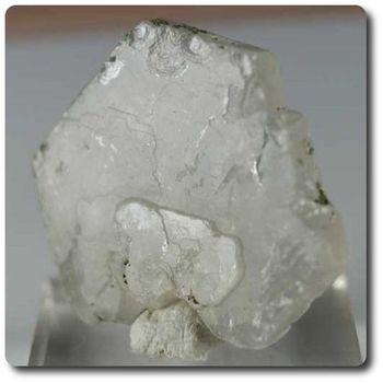 27.44 cts CRISTAL D' APATITE BLANC