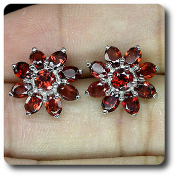 GARNET EARRINGS