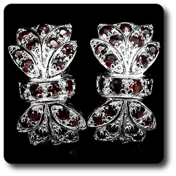 GARNET EARRINGS