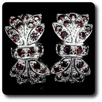 GARNET EARRINGS