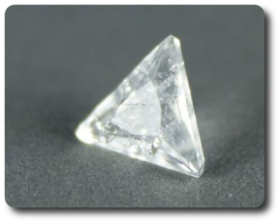 0.14 cts  ANALCIME . VS