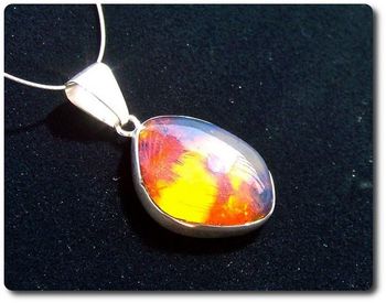 PENDENTIF AMBRE BLEU