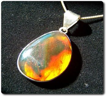 PENDENTIF AMBRE BLEU