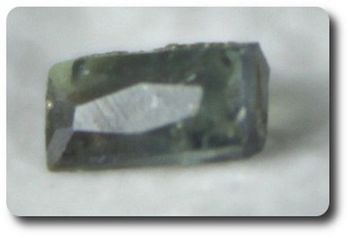 0.02 cts SCORODITE COULEUR CHANGEANTE