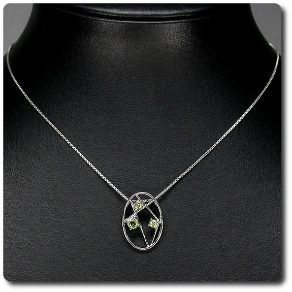 PERIDOT PENDANT + NECKLACE