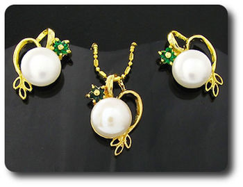 15x2mm Emerald & Pearl Pendant Earrings Set