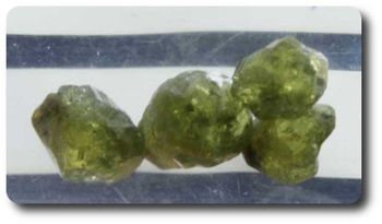 9,57 cts LOT DE 4 GRENAT ANDRADITE