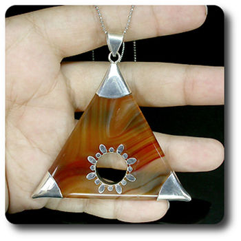 AGATE PENDANT