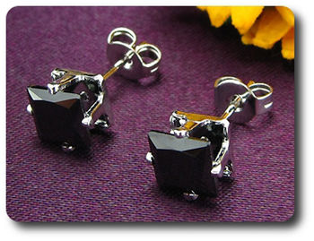 BOUCLES D'OREILLE SAPHIR NOIR