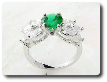 1x10mm Green Emerald Ring