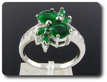 6x6-4mm Green Emerald Ring