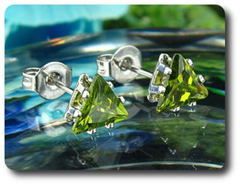 BOUCLES D'OREILLE SAPHIR VERT