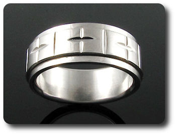 BAGUE HOMME MOTIF 8 CROIX