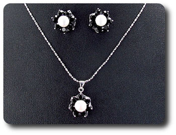 21x5mm Black Sapphire & Pearl Pendant Earrings Set