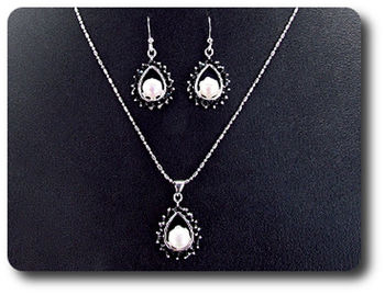 41x3mm Black Sapphire & Pearl Pendant Earrings Set