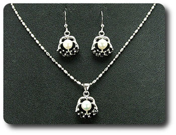 15x3mm Black Sapphire & Pearl Pendant Earrings Set
