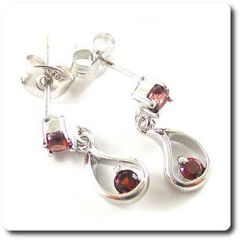 BOUCLES D'OREILLE GRENAT