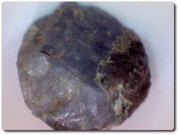 28.4 carats CRISTAL DE SAPHIR