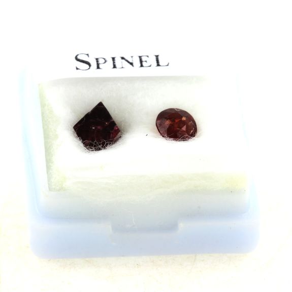 SPINEL + SPINEL CRYSTAL